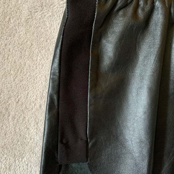 Danier genuine leather shorts - Picture 4 of 4